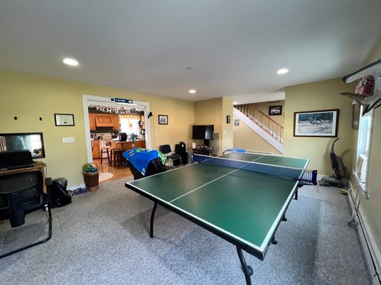 Game Room, Interior, Recessed Lighting