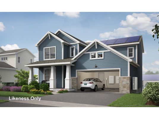 Attached, Exterior, Facade, Solar Panels, American Craftsman