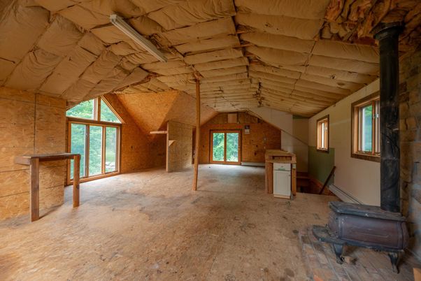 Empty room, Interior, Stone Walls, Wooden Beams
