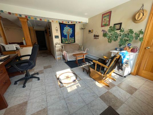 Home Office, Interior