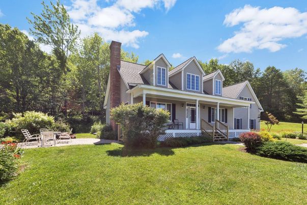 Backyard, Exterior, Facade, Cape Cod
