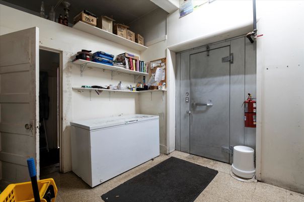 Interior, Washer