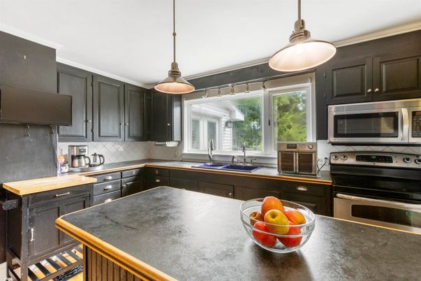 Interior, Kitchen, Pendant Lights, Stainless Steel Appliances
