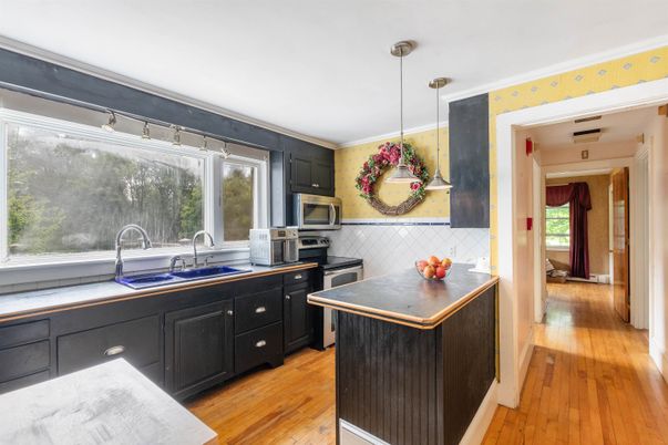 Interior, Kitchen, Pendant Lights, Wood Texture Flooring