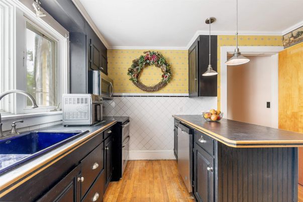 Interior, Kitchen, Pendant Lights, Wood Texture Flooring