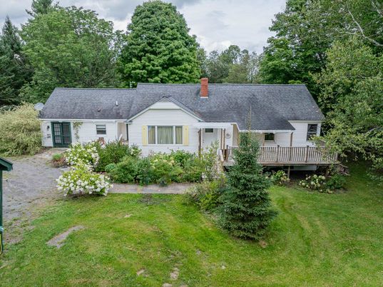 Backyard, Exterior, Facade, Cape Cod