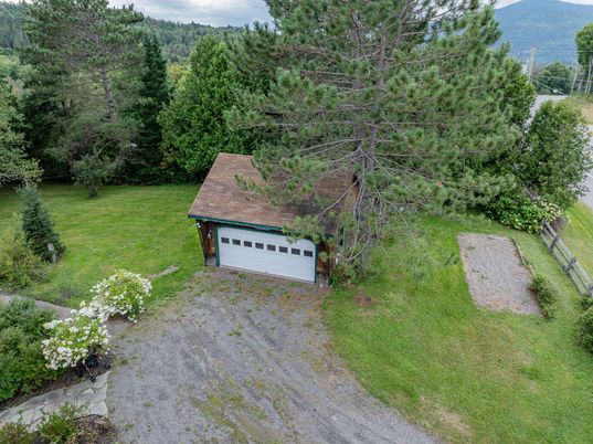 Backyard, Detached Garage, Exterior