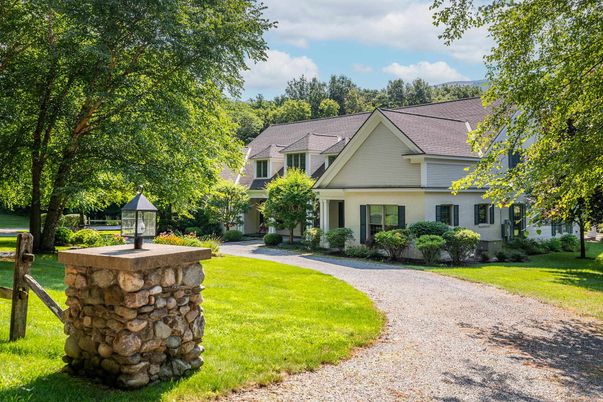 Backyard, Exterior, Facade, Farmhouse