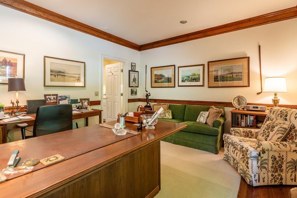 Home Office, Interior