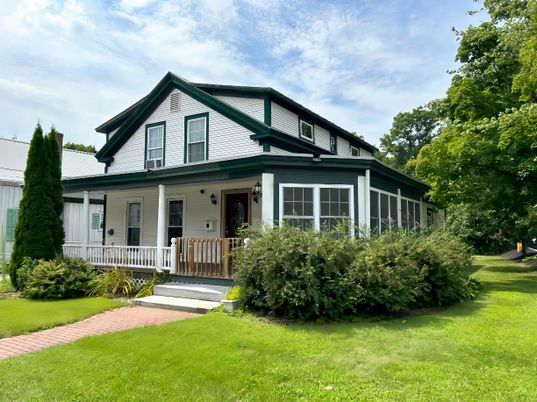 Exterior, Facade, Queen Anne Victorian