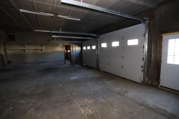 Garage, Interior