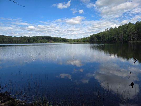 Exterior, Lake