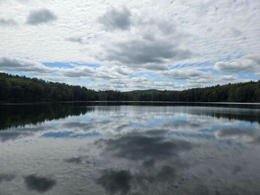 Exterior, Lake