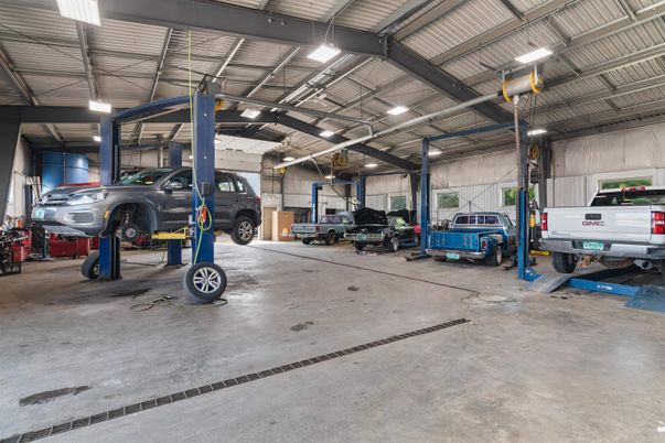 Garage, Interior