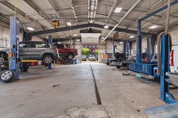 Garage, Interior