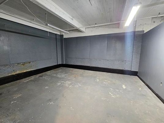 Garage, Interior