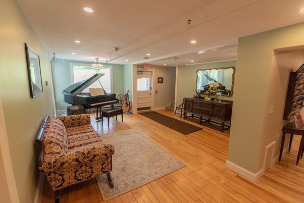 Interior, Pendant Lights, Piano, Recessed Lighting, Wood Texture Flooring