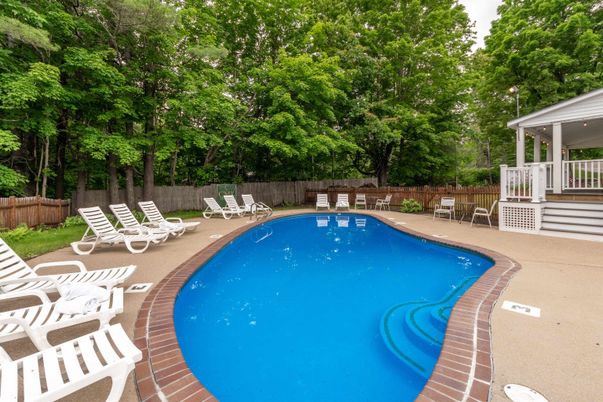 Exterior, Pool
