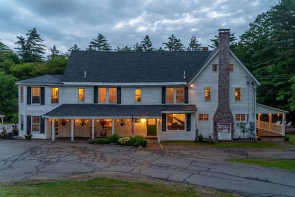 Exterior, Facade, Farmhouse