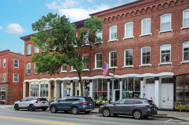Exterior, Facade, Brick Facade, Rowhouse