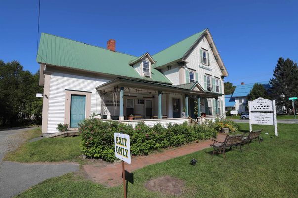 Exterior, Facade, Queen Anne Victorian