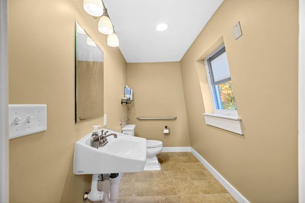 Bathroom, Interior, Recessed Lighting