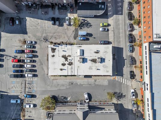 Exterior, Drone
