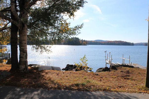 Exterior, Lake