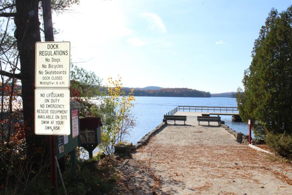 Exterior, Lake