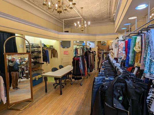 Chandelier, Interior, Walk-in Closets, Wood Texture Flooring