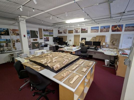 Home Office, Interior