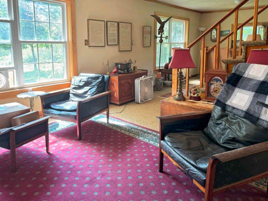 Home Office, Interior