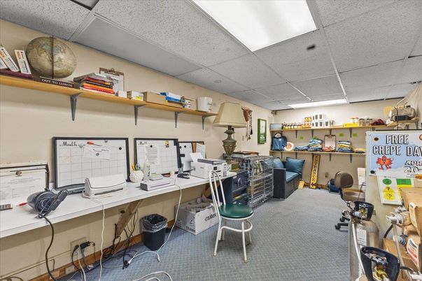 Home Office, Interior