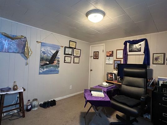 Home Office, Interior