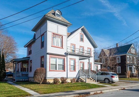 Exterior, Facade, Queen Anne Victorian