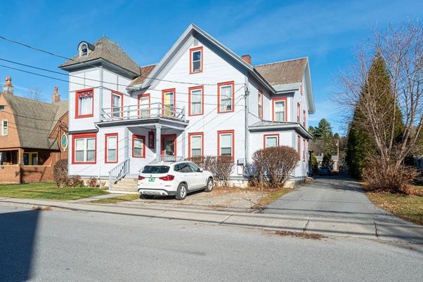 Exterior, Facade, Queen Anne Victorian