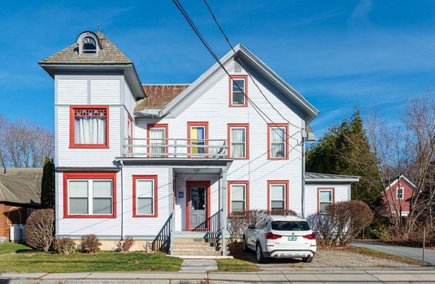 Exterior, Facade, Queen Anne Victorian