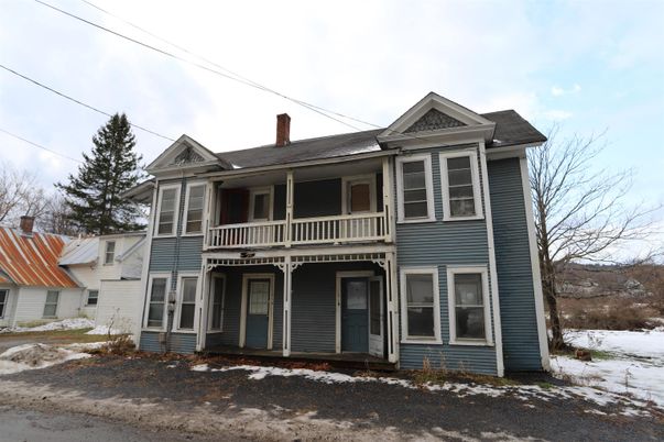 Exterior, Facade, Queen Anne Victorian