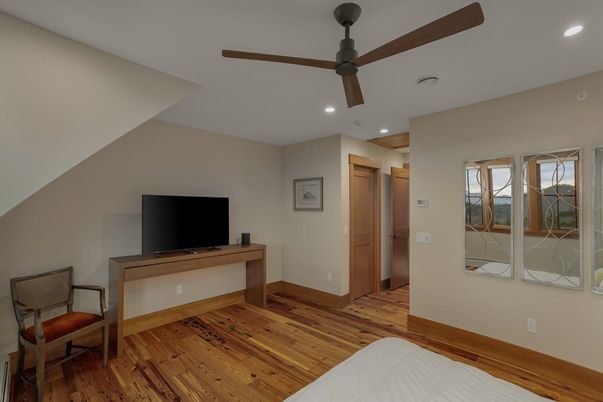 Interior, Recessed Lighting, Wood Texture Flooring