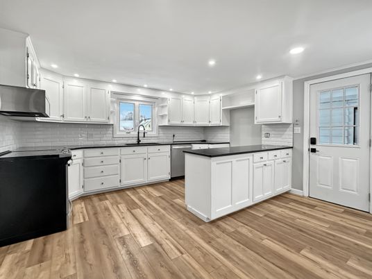 Interior, Kitchen, Recessed Lighting, Wood Texture Flooring