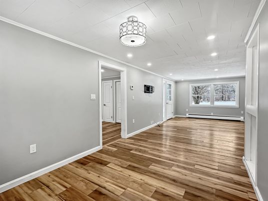 Empty room, Interior, Recessed Lighting, Wood Texture Flooring