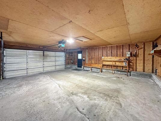 Garage, Interior, Wooden Walls
