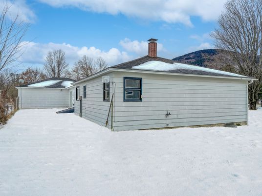 Detached Garage, Exterior