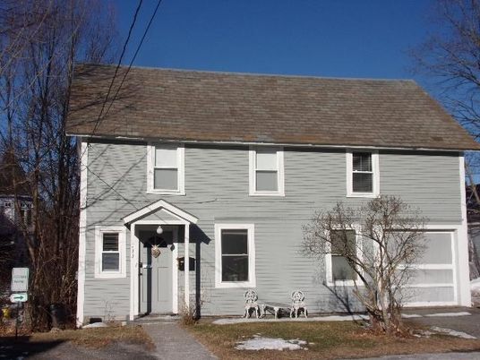 Attached, Exterior, Facade, Cape Cod