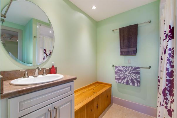 Bathroom, Interior, Recessed Lighting
