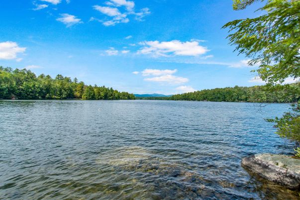 Exterior, Lake