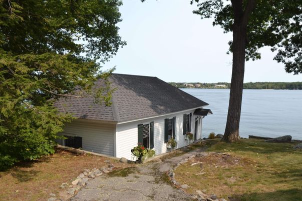 Exterior, Lake