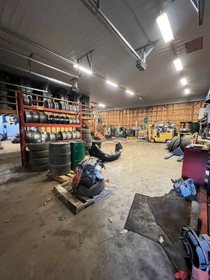 Garage, Interior