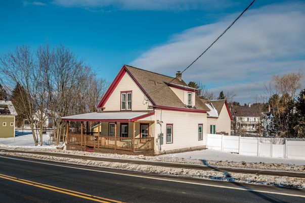 Exterior, Facade, Queen Anne Victorian
