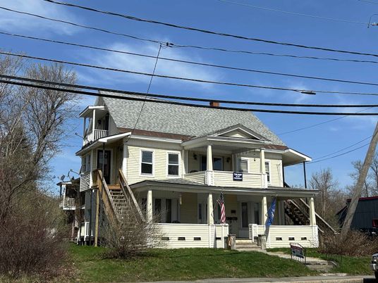 Exterior, Facade, Queen Anne Victorian